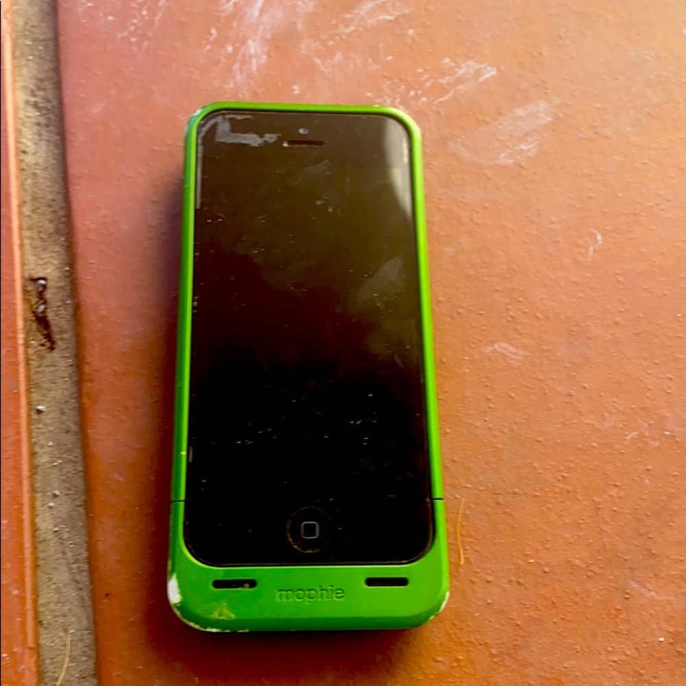 iPhone cracked lens
